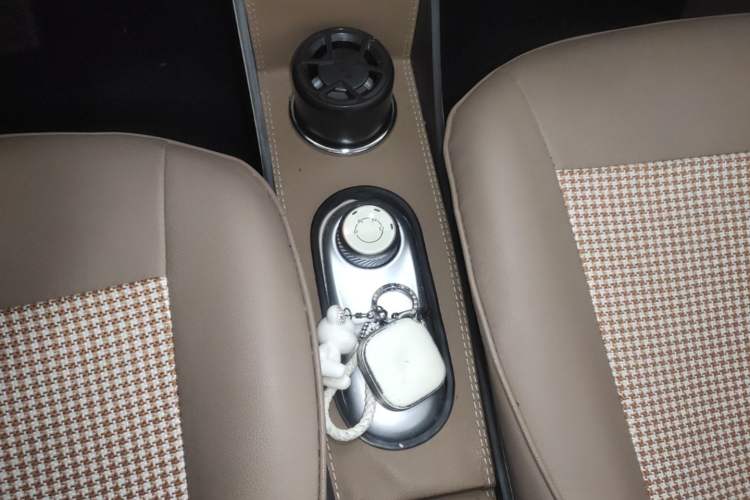 Used Wuling Hongguang MINIEV 2025 Four-Door Version Zhenxiang+ Edition Gear Lever