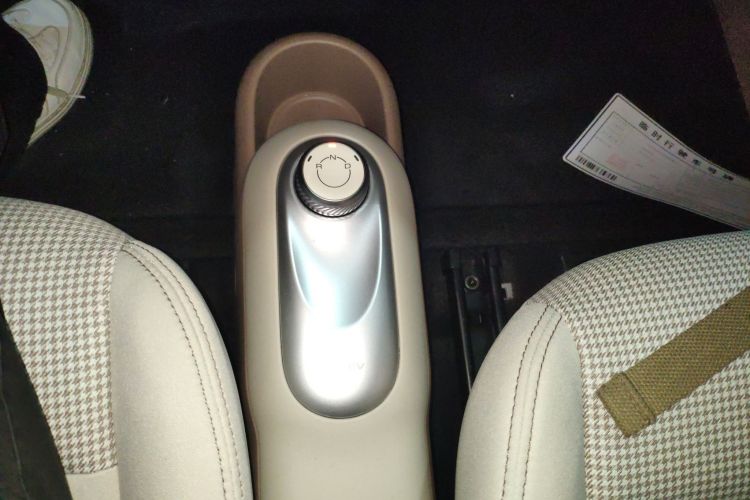 Used Wuling Hongguang MINIEV 2025 Four-Door Version Advanced Edition Gear Lever