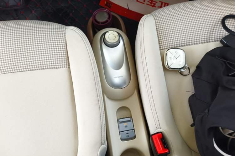 Used Wuling Hongguang MINIEV 2025 Four-Door Version Zhenxiang+ Edition Gear Lever