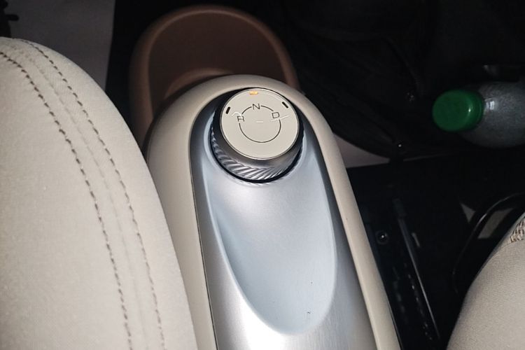 Used Wuling Hongguang MINIEV 2025 Four-Door Version Advanced Edition Gear Lever