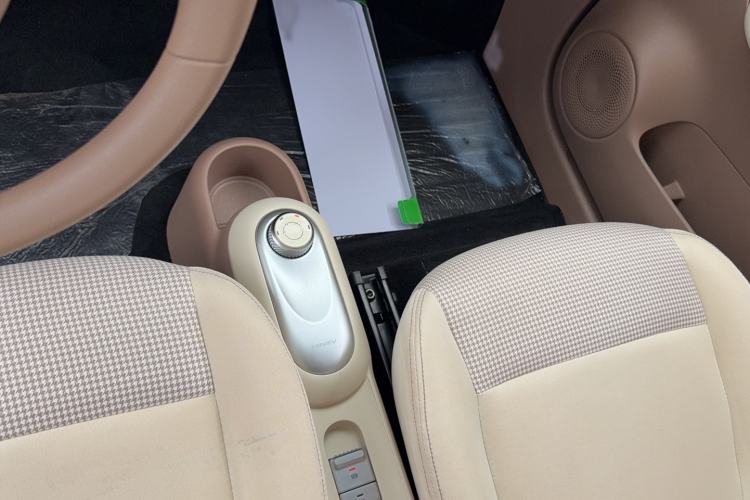 Used Wuling Hongguang MINIEV 2025 Four-Door Version Zhenxiang+ Edition Gear Lever