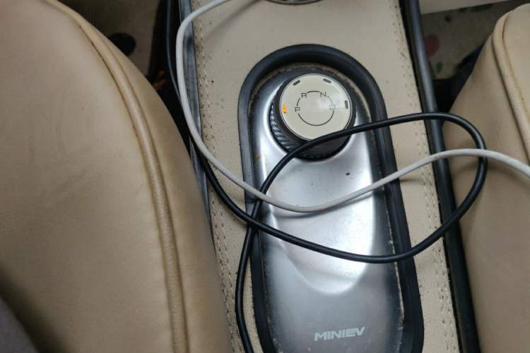 Used Wuling Hongguang MINIEV 2025 Four-Door Version Zhenxiang+ Edition Gear Lever
