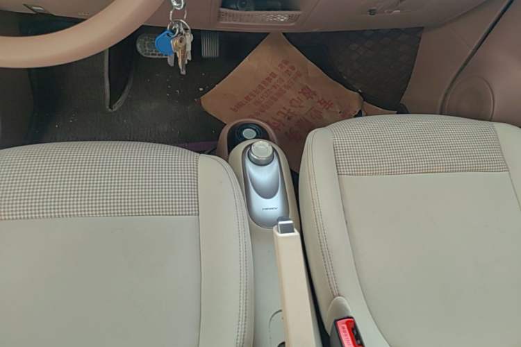 Used Wuling Hongguang MINIEV 2025 Four-Door Version Advanced Edition Gear Lever
