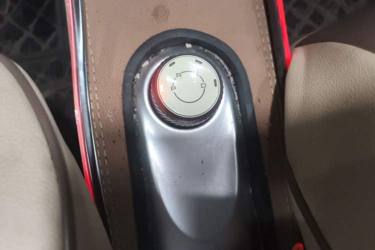 Used Wuling Hongguang MINIEV 2025 Four-Door Version Zhenxiang+ Edition Gear Lever