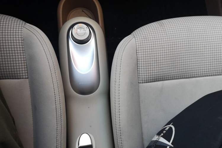 Used Wuling Hongguang MINIEV 2025 Four-Door Version Advanced Edition Gear Lever