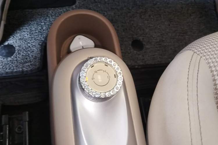 Used Wuling Hongguang MINIEV 2025 Four-Door Version Zhenxiang+ Edition Gear Lever