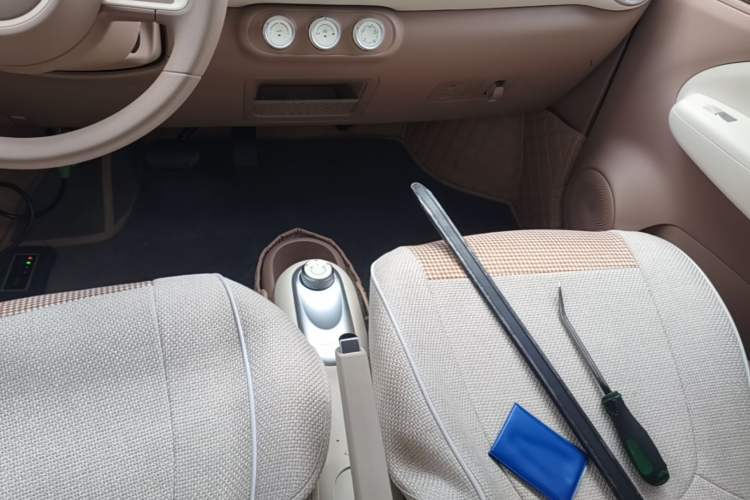 Used Wuling Hongguang MINIEV 2025 Four-Door Version Advanced Edition Gear Lever