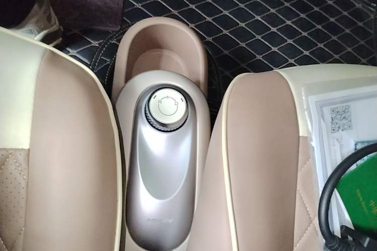 Used Wuling Hongguang MINIEV 2025 Four-Door Version Advanced Edition Gear Lever