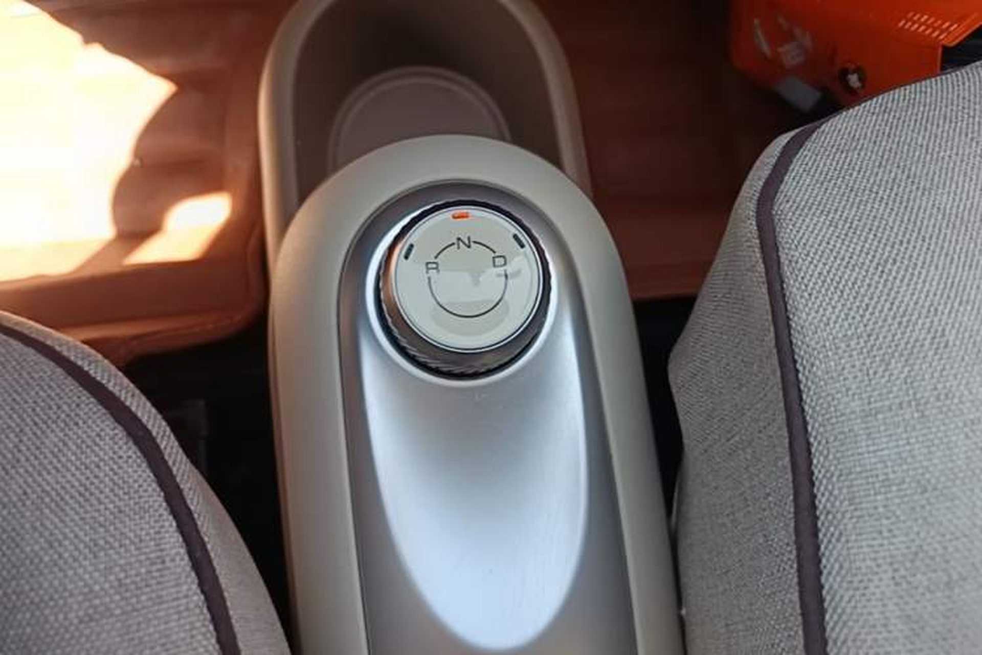 Used Wuling Hongguang MINIEV 2025 Four-Door Version Advanced Edition Gear Lever