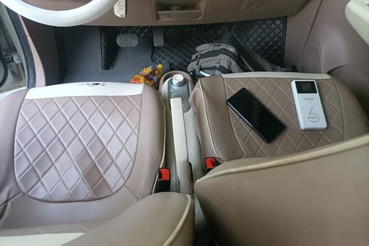 Used Wuling Hongguang MINIEV 2025 Four-Door Version Advanced Edition Gear Lever