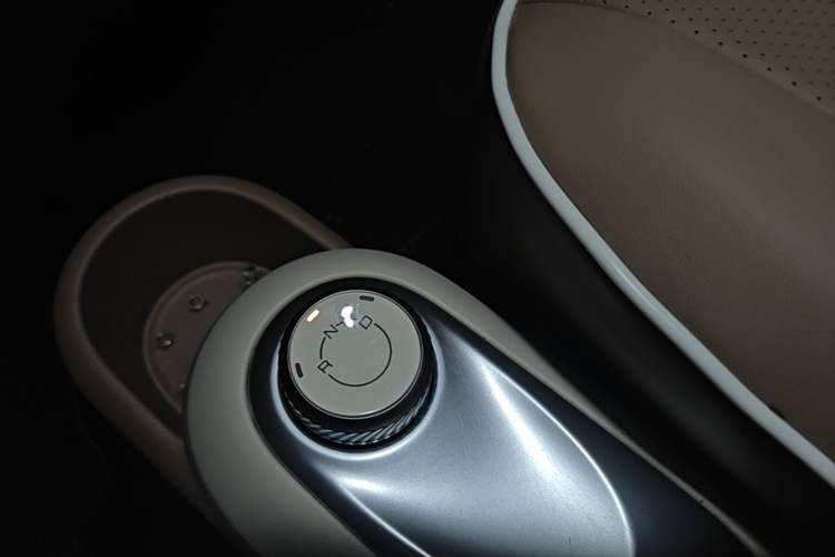 Used Wuling Hongguang MINIEV 2025 Four-Door Version Advanced Edition Gear Lever