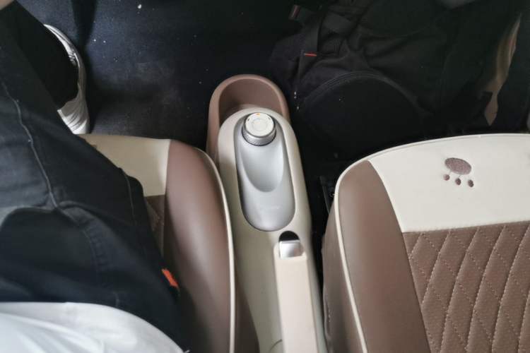 Used Wuling Hongguang MINIEV 2025 Four-Door Version Advanced Edition Gear Lever