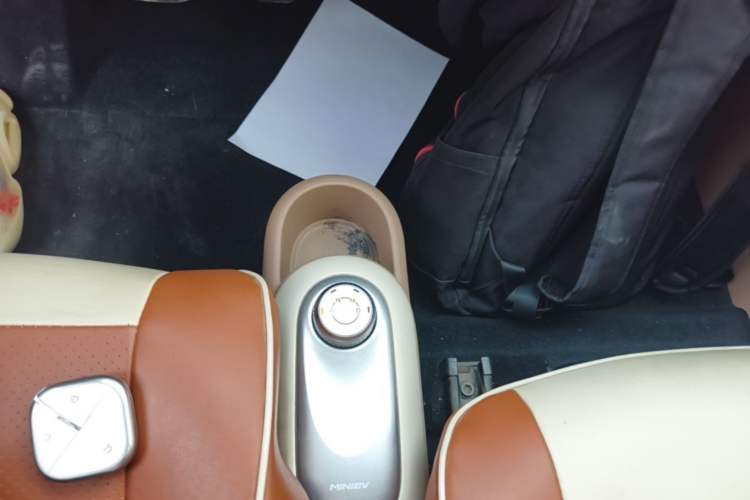Used Wuling Hongguang MINIEV 2025 Four-Door Version Zhenxiang+ Edition Gear Lever
