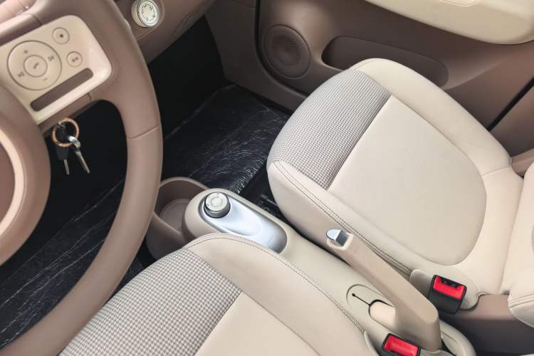 Used Wuling Hongguang MINIEV 2025 Four-Door Version Advanced Edition Gear Lever