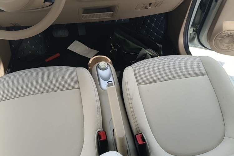 Used Wuling Hongguang MINIEV 2025 Four-Door Version Advanced Edition Gear Lever