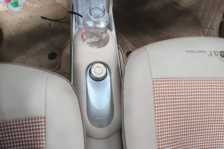 Used Wuling Hongguang MINIEV 2025 Four-Door Version Advanced Edition Gear Lever
