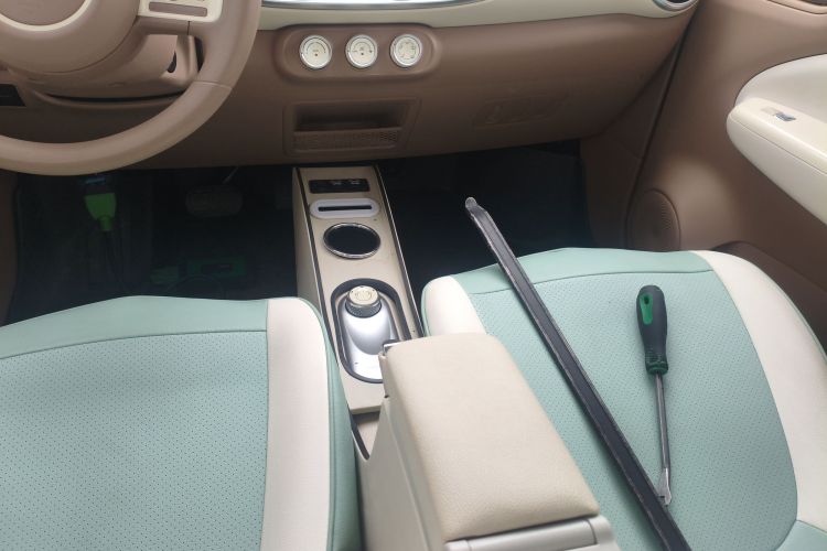 Used Wuling Hongguang MINIEV 2025 Four-Door Version Advanced Edition Gear Lever