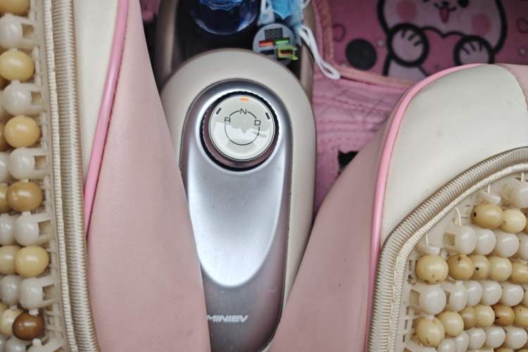 Used Wuling Hongguang MINIEV 2025 Four-Door Version Advanced Edition Gear Lever