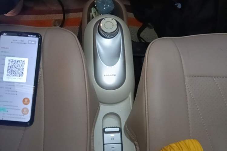 Used Wuling Hongguang MINIEV 2025 Four-Door Version Zhenxiang+ Edition Gear Lever
