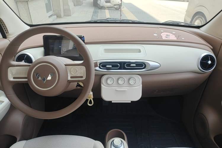 Used Wuling Hongguang MINIEV 2025 Four-Door Version Advanced Edition Gear Lever