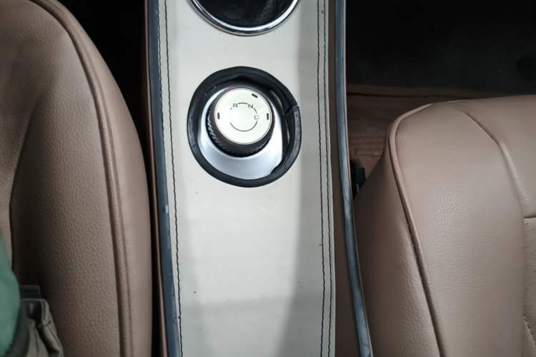 Used Wuling Hongguang MINIEV 2025 Four-Door Version Zhenxiang+ Edition Gear Lever