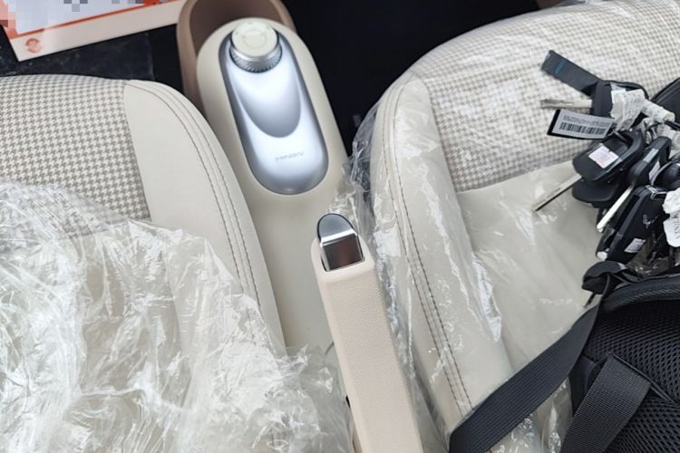 Used Wuling Hongguang MINIEV 2025 Four-Door Version Advanced Edition Gear Lever