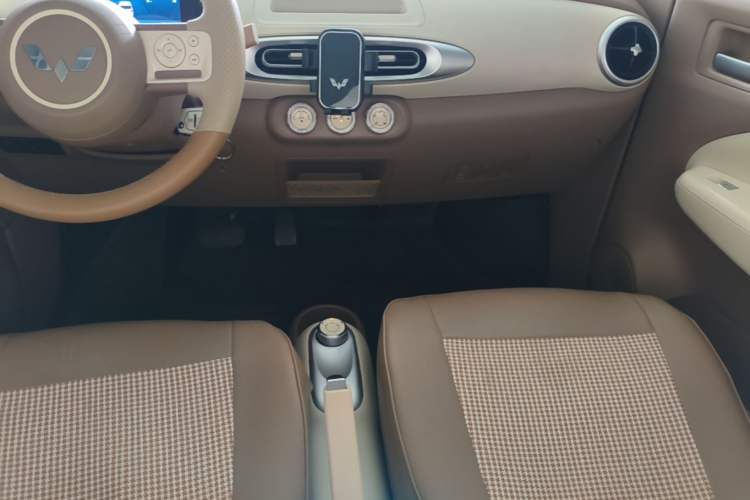 Used Wuling Hongguang MINIEV 2025 Four-Door Version Advanced Edition Gear Lever