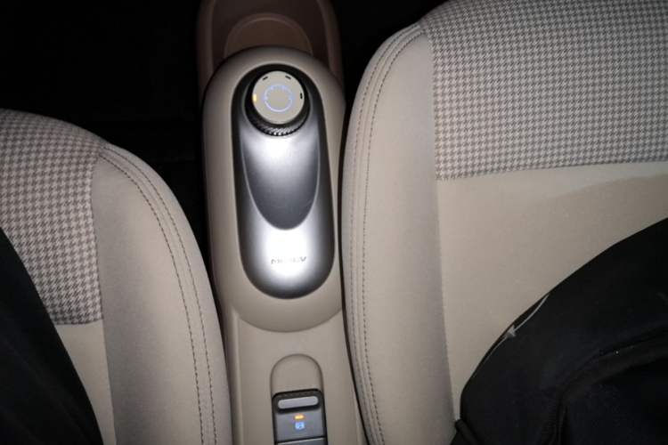Used Wuling Hongguang MINIEV 2025 Four-Door Version Zhenxiang+ Edition Gear Lever