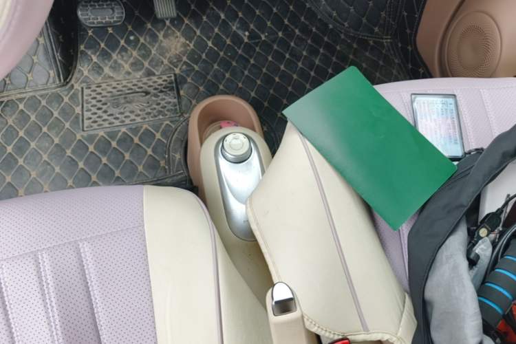 Used Wuling Hongguang MINIEV 2025 Four-Door Version Advanced Edition Gear Lever