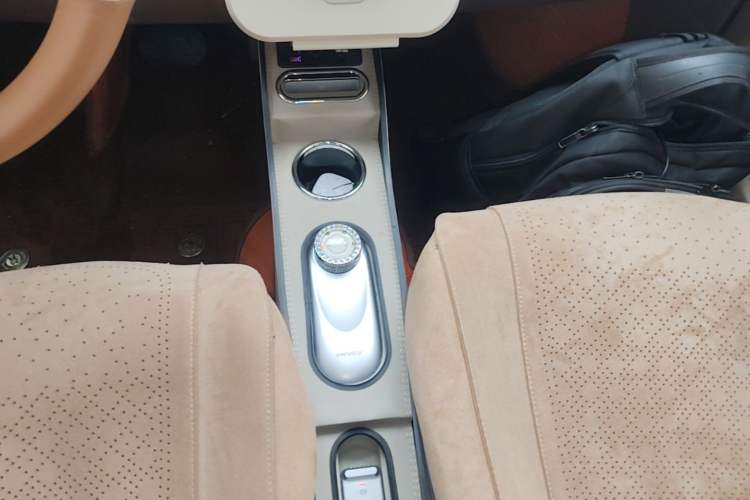 Used Wuling Hongguang MINIEV 2025 Four-Door Version Zhenxiang+ Edition Gear Lever
