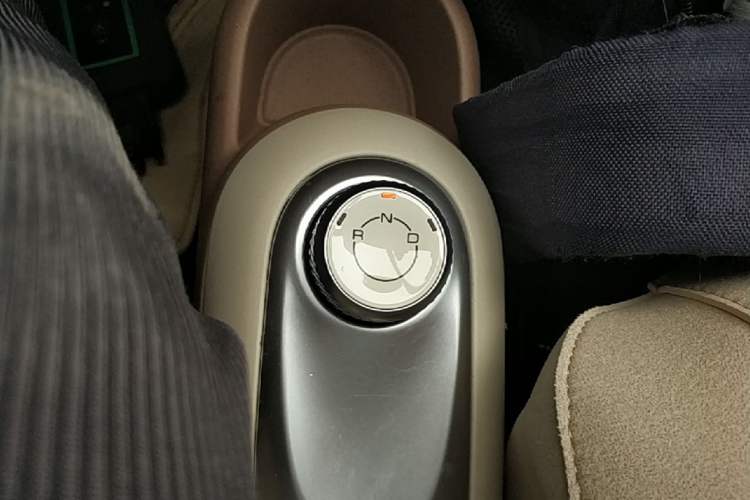 Used Wuling Hongguang MINIEV 2025 Four-Door Version Advanced Edition Gear Lever