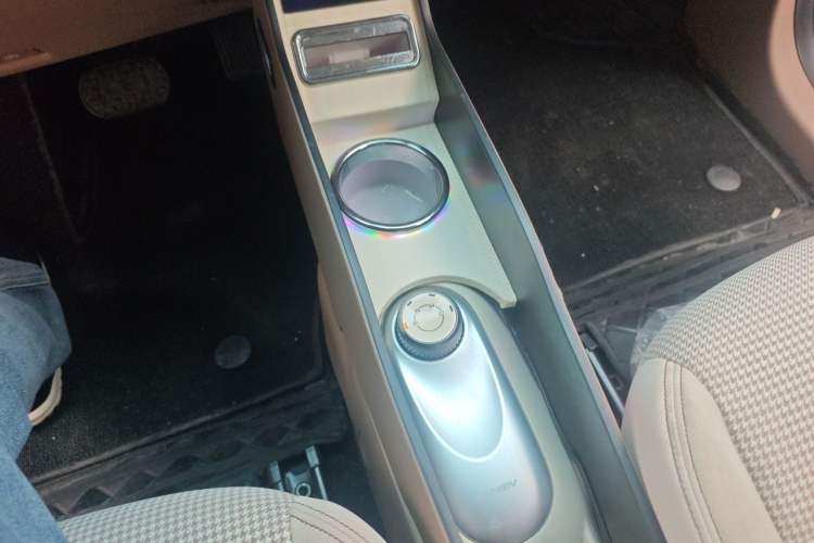 Used Wuling Hongguang MINIEV 2025 Four-Door Version Zhenxiang+ Edition Gear Lever