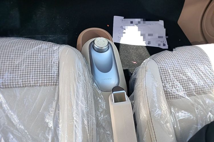 Used Wuling Hongguang MINIEV 2025 Four-Door Version Advanced Edition Gear Lever
