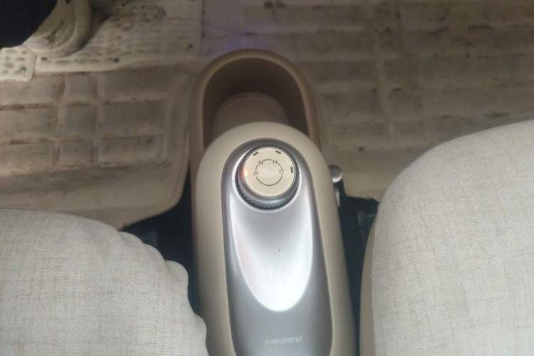 Used Wuling Hongguang MINIEV 2025 Four-Door Version Zhenxiang+ Edition Gear Lever