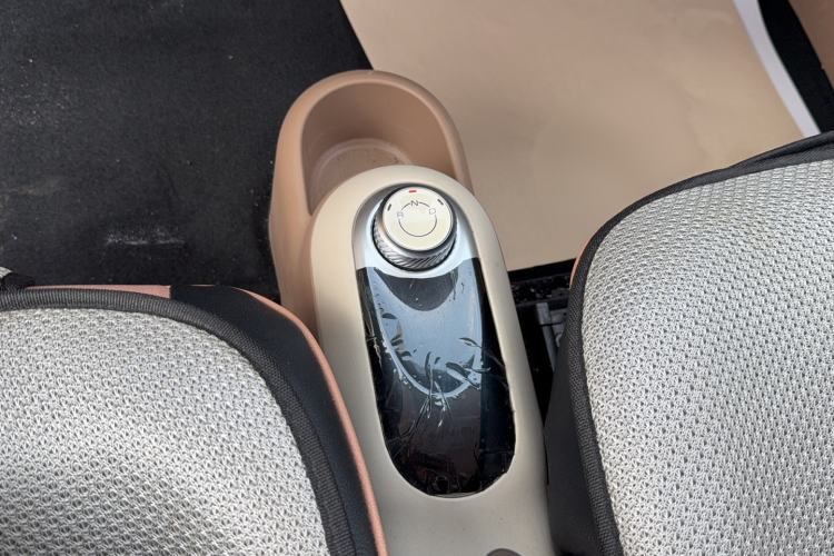 Used Wuling Hongguang MINIEV 2025 Four-Door Version Advanced Edition Gear Lever