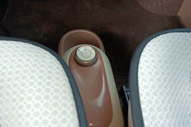 Used Wuling Hongguang MINIEV 2025 Four-Door Version Premium Edition Gear Lever
