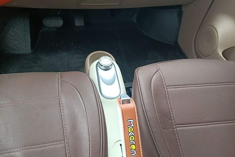 Used Wuling Hongguang MINIEV 2025 Four-Door Version Advanced Edition Gear Lever