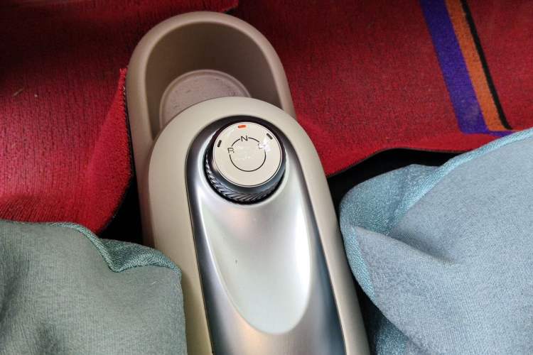 Used Wuling Hongguang MINIEV 2025 Four-Door Version Advanced Edition Gear Lever