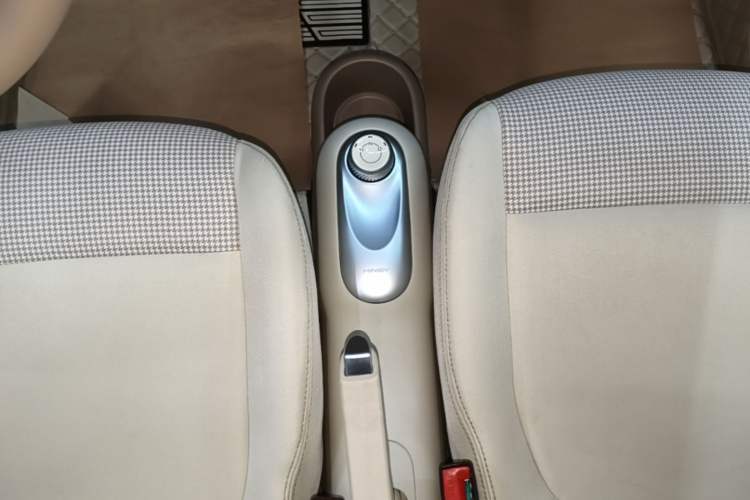 Used Wuling Hongguang MINIEV 2025 Four-Door Version Advanced Edition Gear Lever