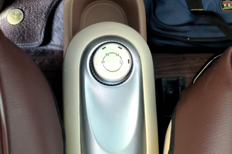 Used Wuling Hongguang MINIEV 2025 Four-Door Version Zhenxiang+ Edition Gear Lever