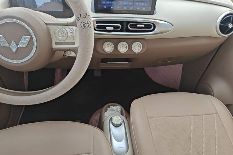 Used Wuling Hongguang MINIEV 2025 Four-Door Version Advanced Edition Gear Lever