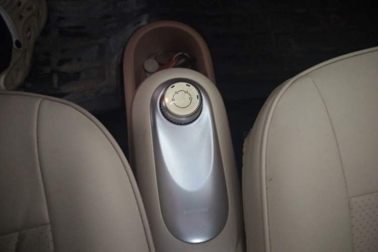 Used Wuling Hongguang MINIEV 2025 Four-Door Version Zhenxiang+ Edition Gear Lever