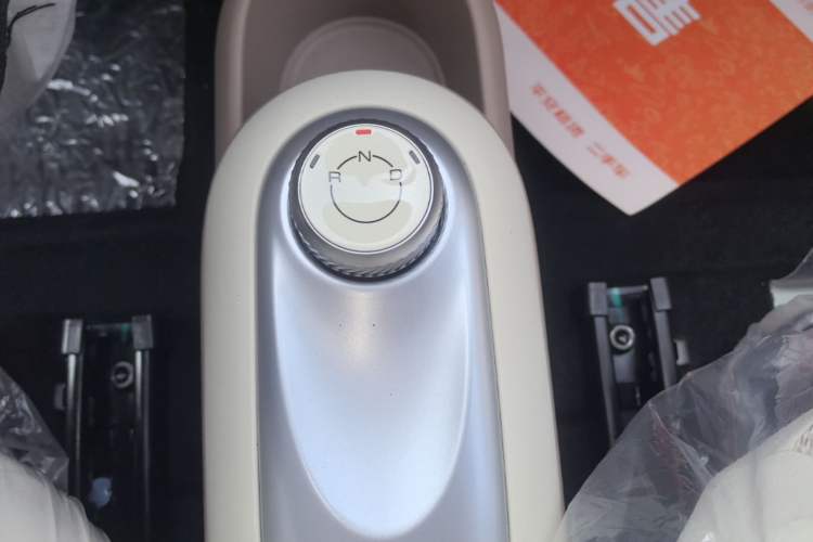 Used Wuling Hongguang MINIEV 2025 Four-Door Version Advanced Edition Gear Lever