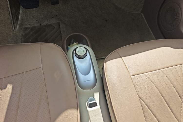 Used Wuling Hongguang MINIEV 2025 Four-Door Version Advanced Edition Gear Lever