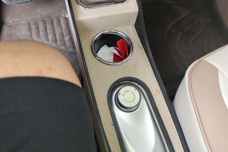Used Wuling Hongguang MINIEV 2025 Four-Door Version Advanced Edition Gear Lever