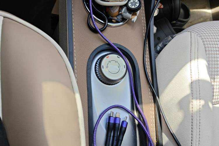 Used Wuling Hongguang MINIEV 2025 Four-Door Version Zhenxiang+ Edition Gear Lever