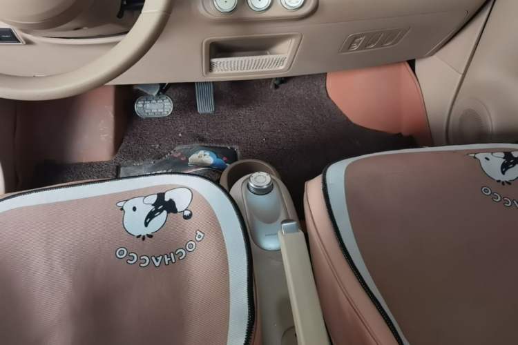 Used Wuling Hongguang MINIEV 2025 Four-Door Version Advanced Edition Gear Lever