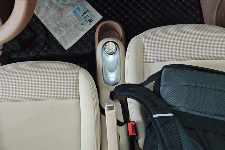 Used Wuling Hongguang MINIEV 2025 Four-Door Version Advanced Edition Gear Lever