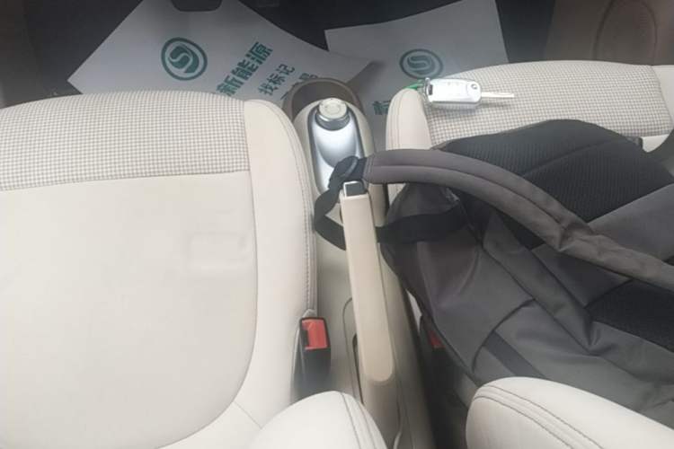 Used Wuling Hongguang MINIEV 2025 Four-Door Version Advanced Edition Gear Lever