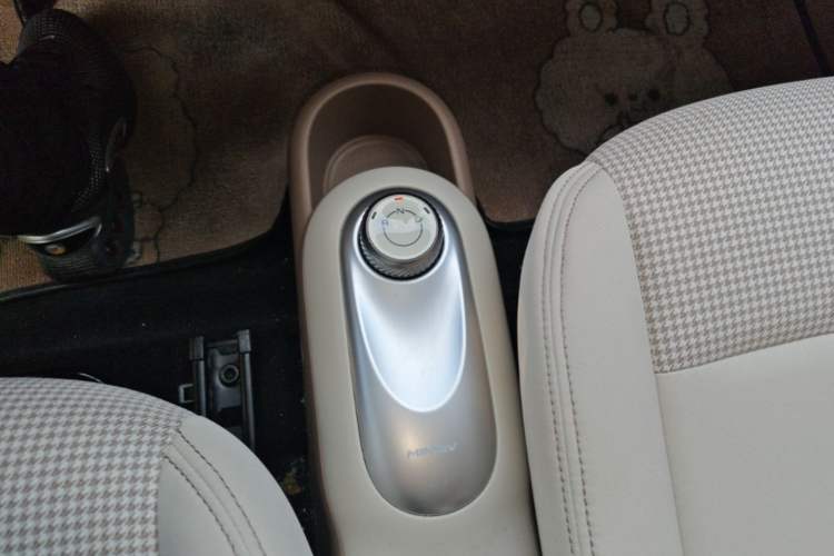 Used Wuling Hongguang MINIEV 2025 Four-Door Version Advanced Edition Gear Lever